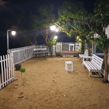 Ashen'S Beach House Boossa ภายนอก รูปภาพ