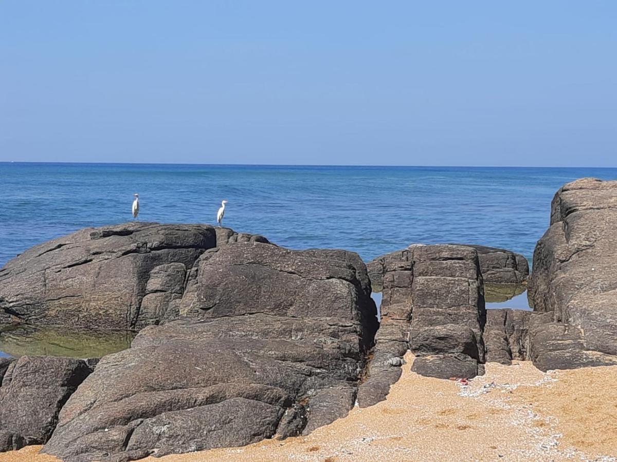 Ashen'S Beach House Boossa ภายนอก รูปภาพ