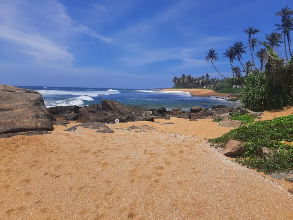 Ashen'S Beach House Boossa ภายนอก รูปภาพ