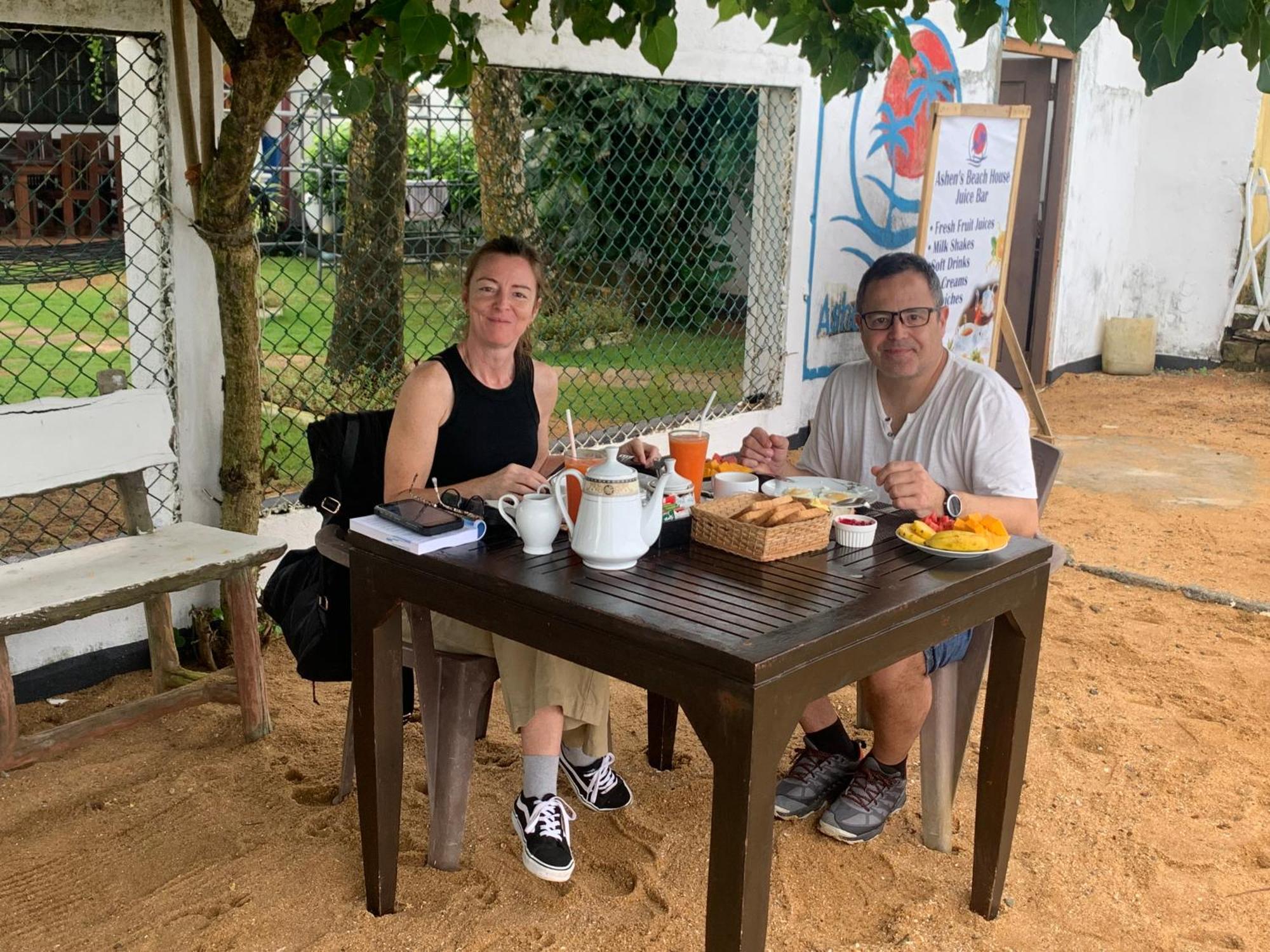Ashen'S Beach House Boossa ภายนอก รูปภาพ