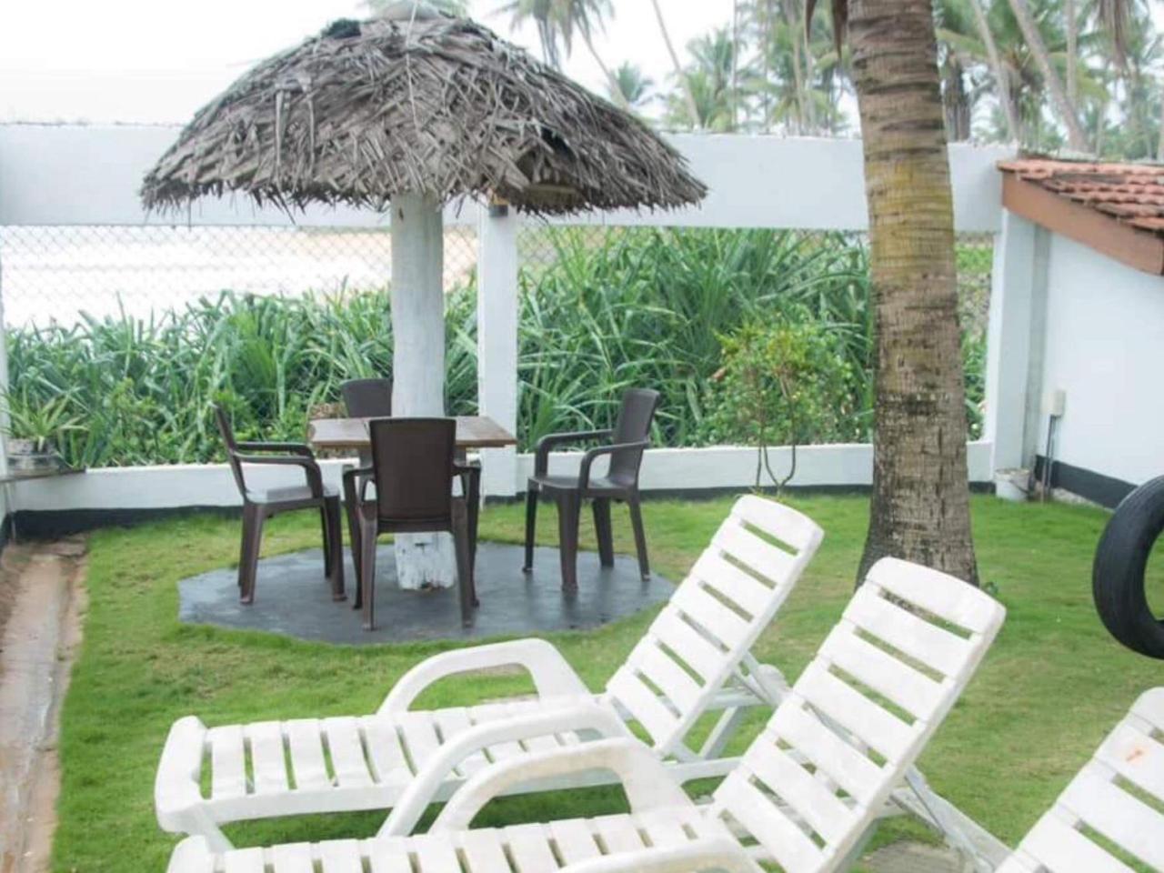 Ashen'S Beach House Boossa ภายนอก รูปภาพ