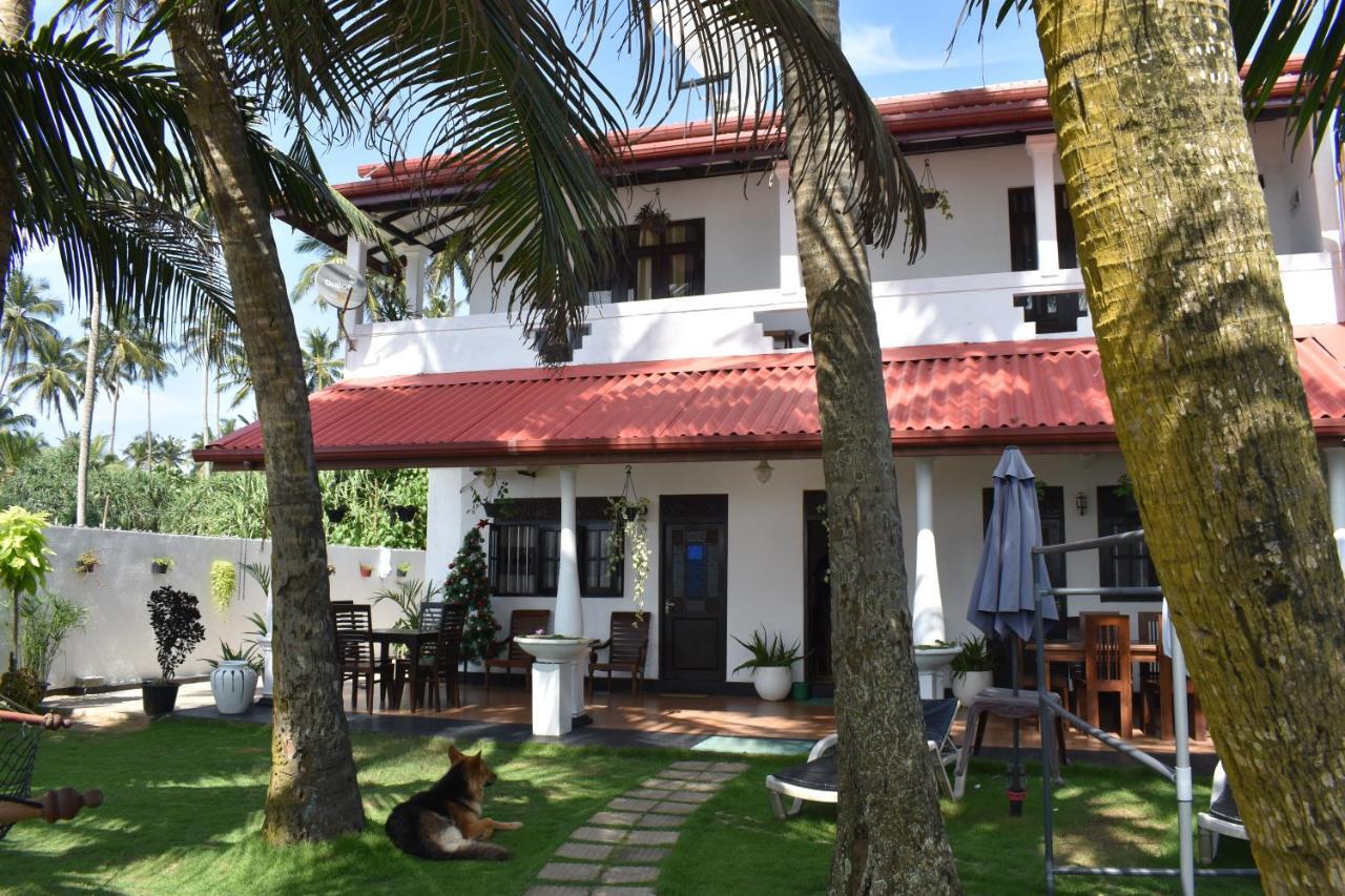 Ashen'S Beach House Boossa ภายนอก รูปภาพ
